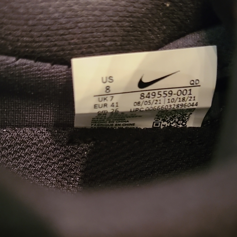 Nike Air Max Black and White Athletic Shoes - Picture 2 of 7